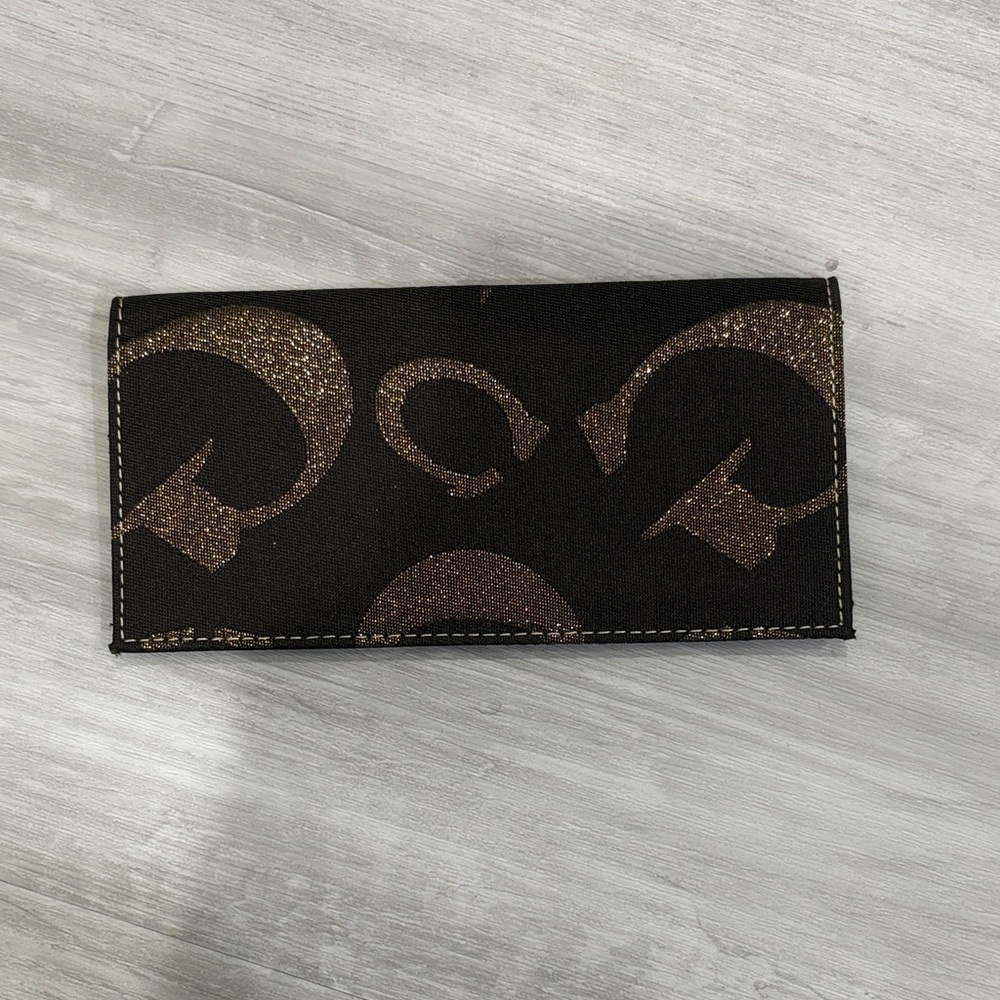 Elegant Black and Gold Women's Clutch